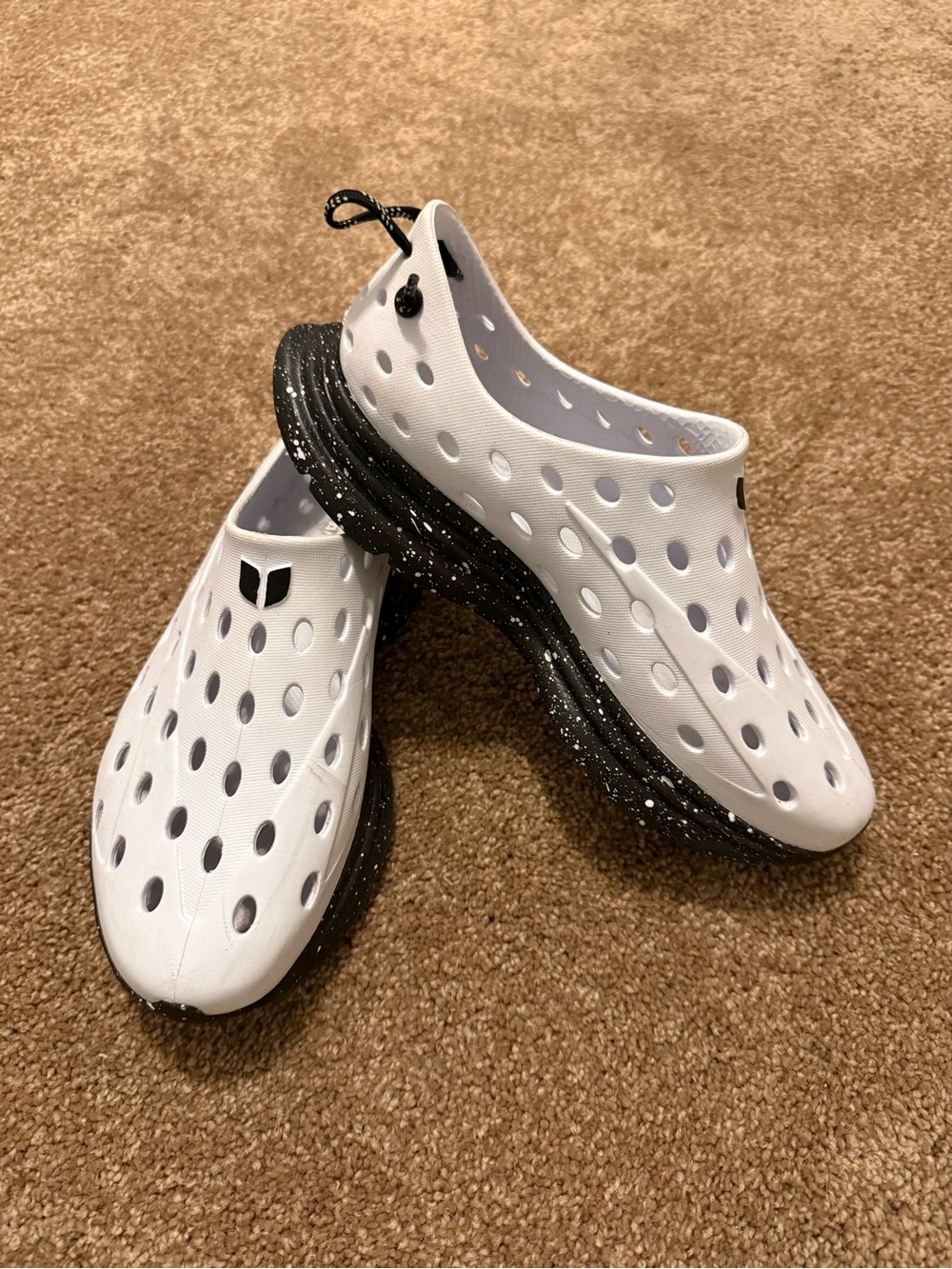 White Kanes with Black Speckled Sole
